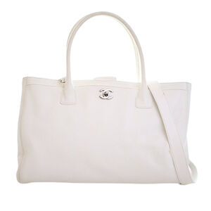 Pre-Loved Chanel Medium Calfskin Executive Cerf Tote